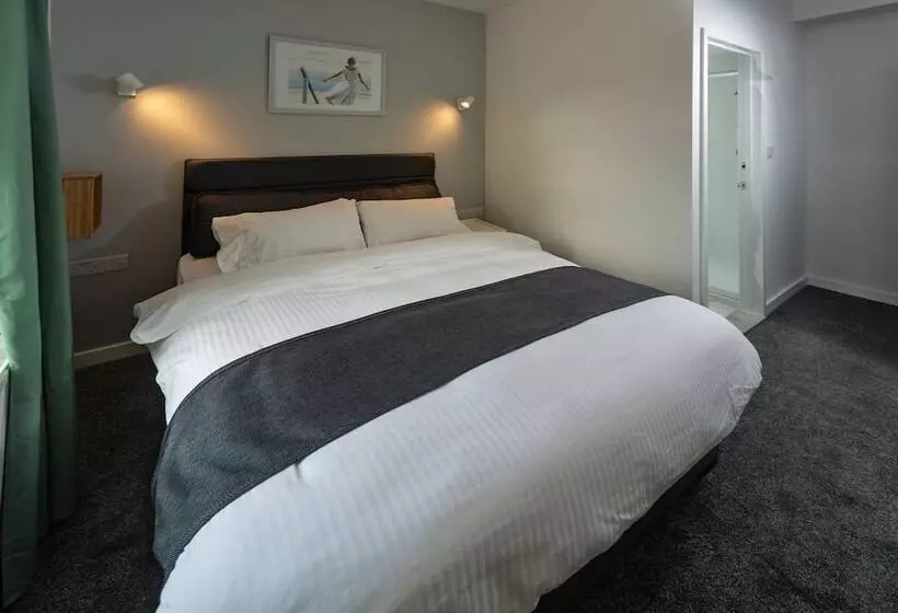 Windsor Hotel & Bar