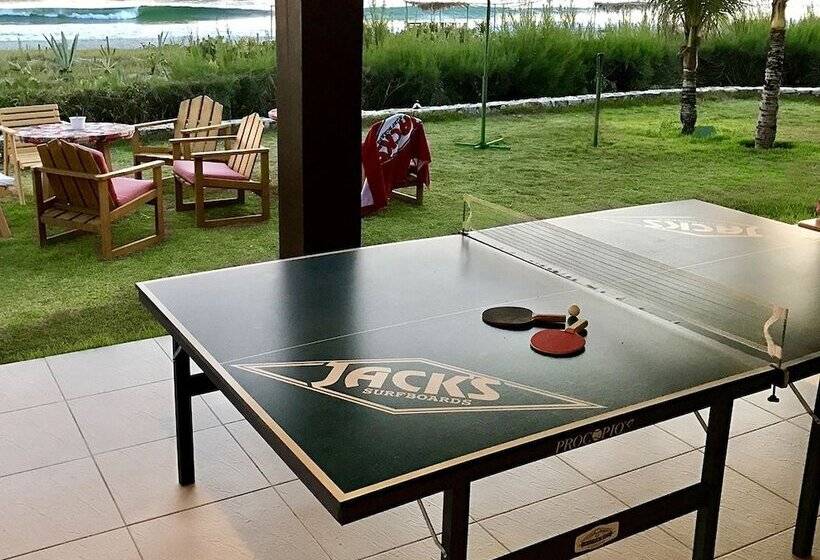 הוסטל Oceanica 1000 Beachfront Suites