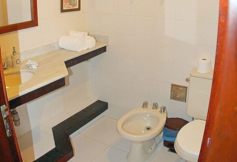 הוסטל Oceanica 1000 Beachfront Suites