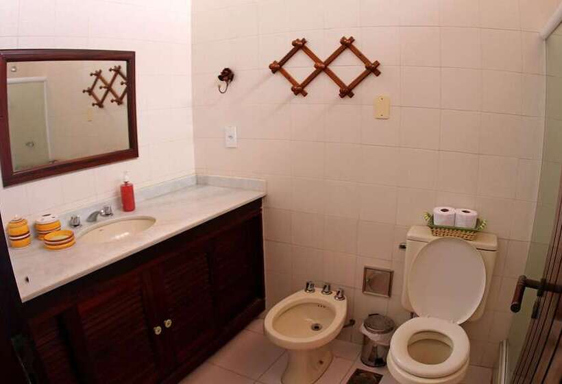 הוסטל Oceanica 1000 Beachfront Suites