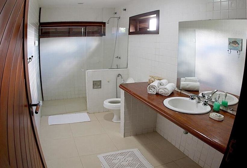 הוסטל Oceanica 1000 Beachfront Suites