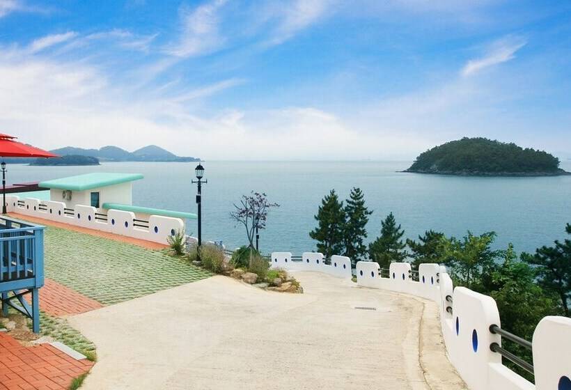 Namhae Blue & White Pension
