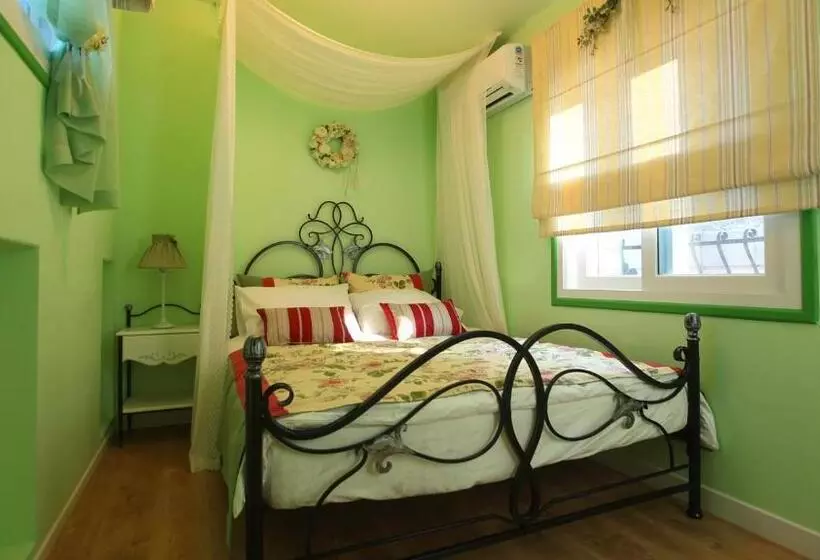 Namhae Blue & White Pension