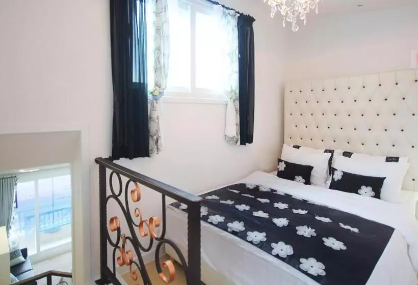 Namhae Blue & White Pension