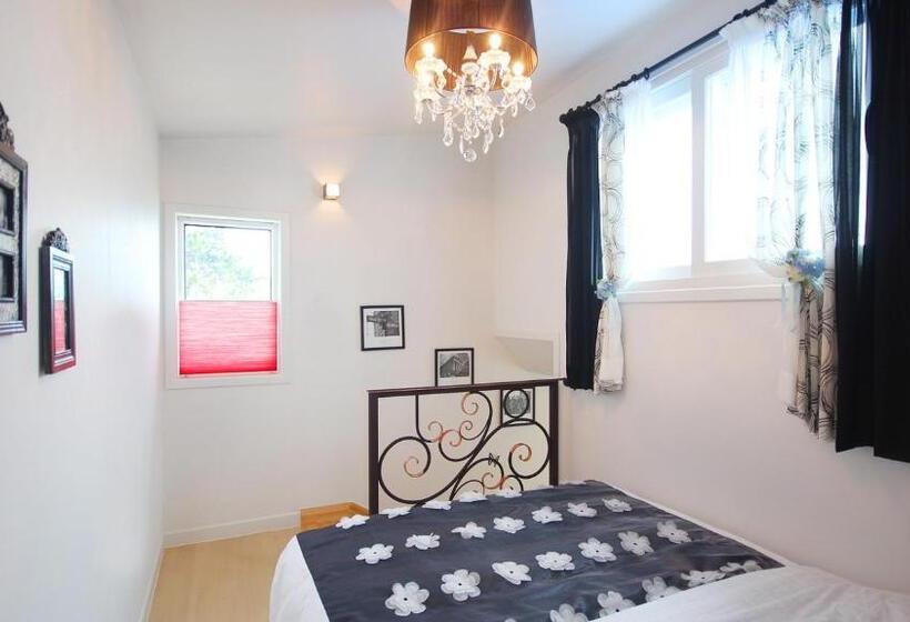 Namhae Blue & White Pension