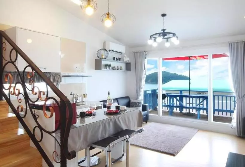 Namhae Blue & White Pension
