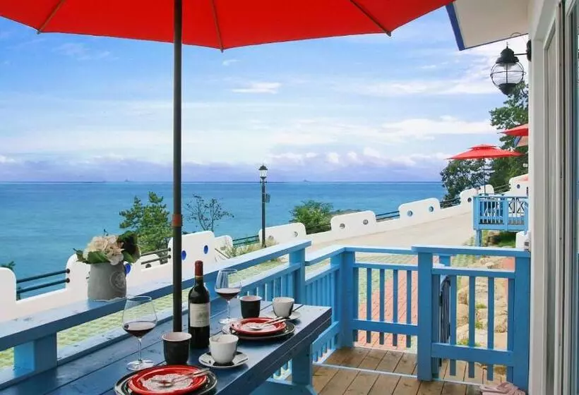 Namhae Blue & White Pension