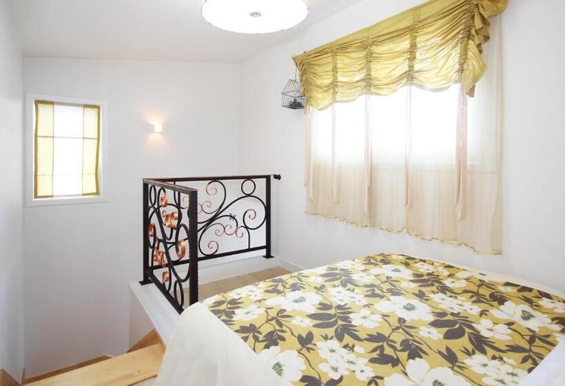 Namhae Blue & White Pension