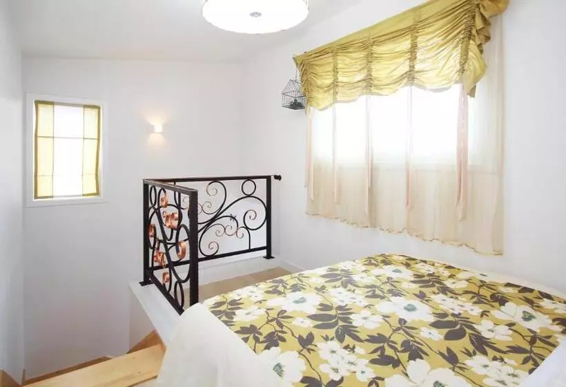 Namhae Blue & White Pension