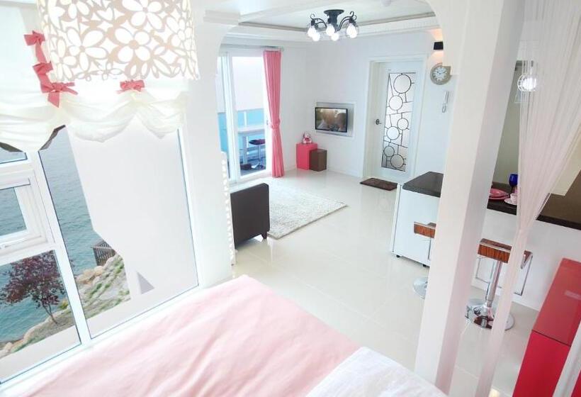 Namhae Blue & White Pension