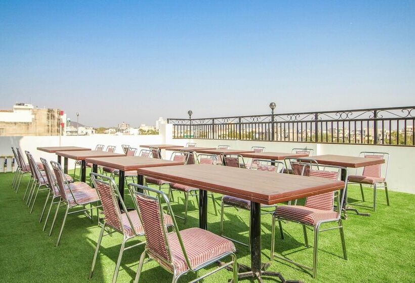 Hotel Lily Bay Prime By Oyo Rooms