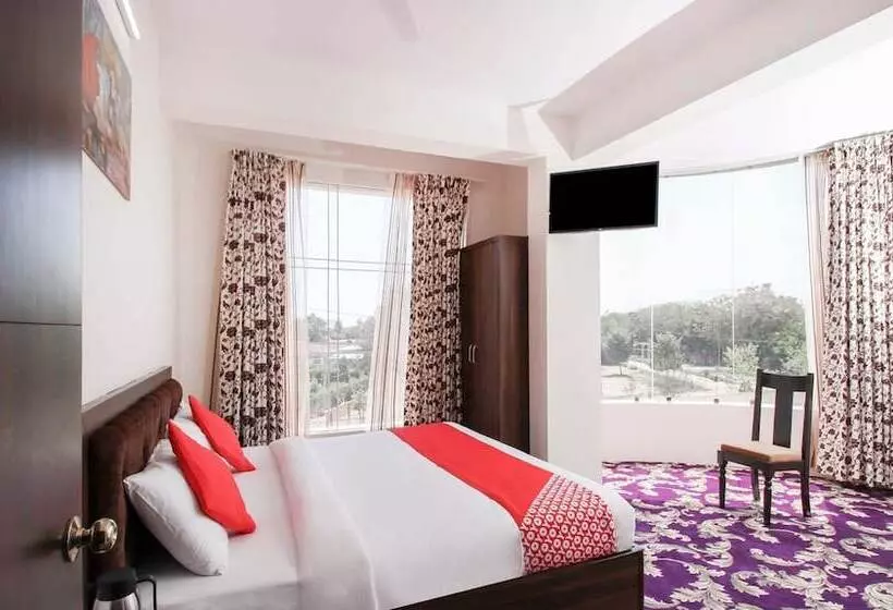 هتل Lily Bay Prime By Oyo Rooms