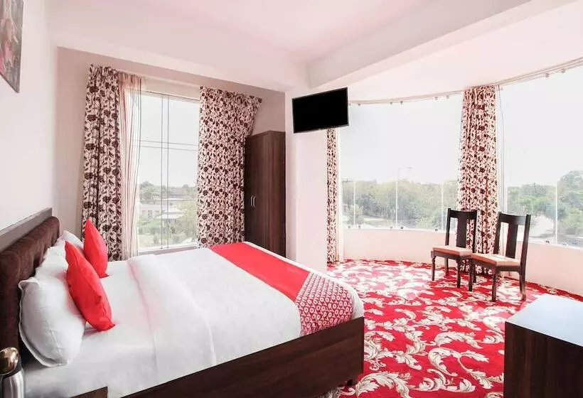 هتل Lily Bay Prime By Oyo Rooms