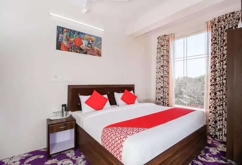 هتل Lily Bay Prime By Oyo Rooms