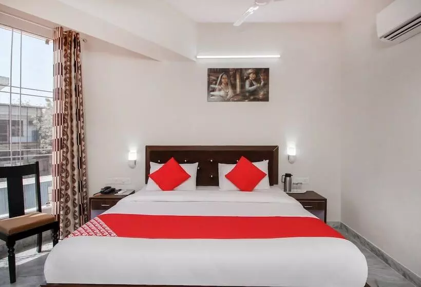 هتل Lily Bay Prime By Oyo Rooms