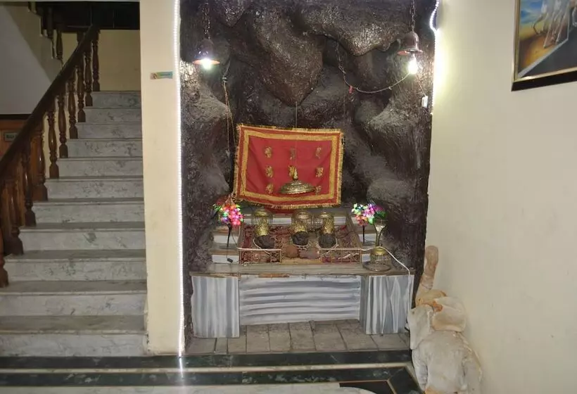 ホテル Malabar Inn By Mtmc Rooms, Katra