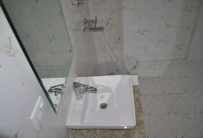 ホテル Malabar Inn By Mtmc Rooms, Katra