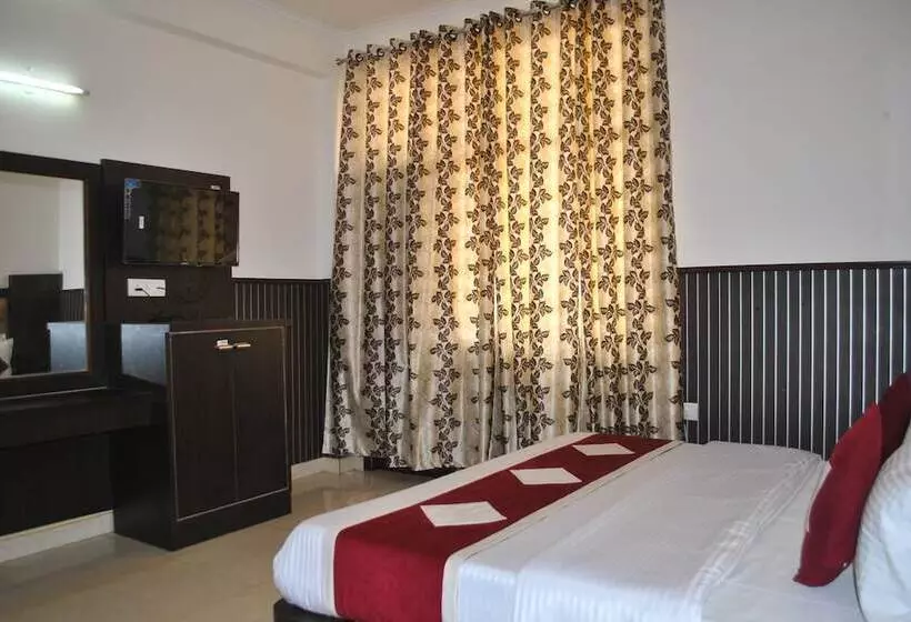 ホテル Malabar Inn By Mtmc Rooms, Katra