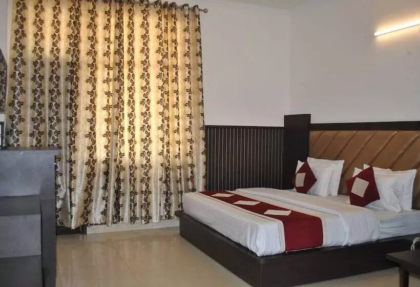 ホテル Malabar Inn By Mtmc Rooms, Katra