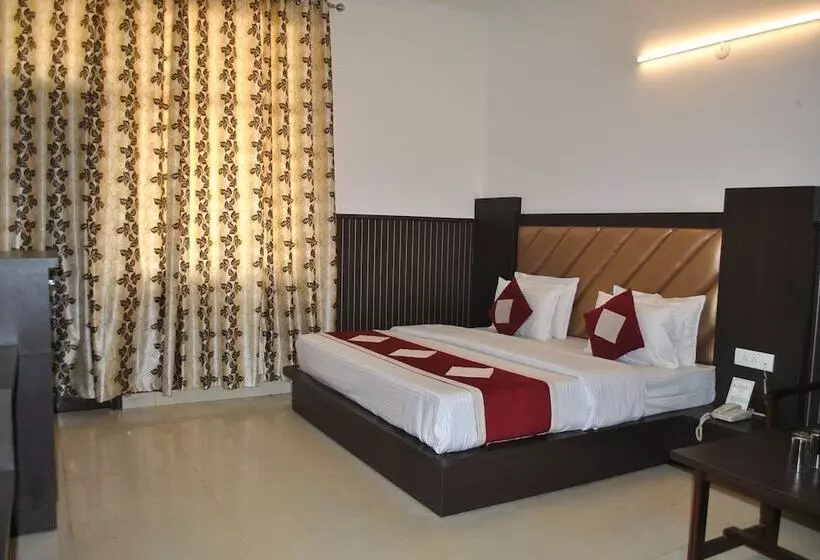 ホテル Malabar Inn By Mtmc Rooms, Katra