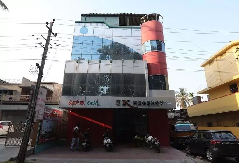 ホテル Sanman Regency By Oyo Rooms