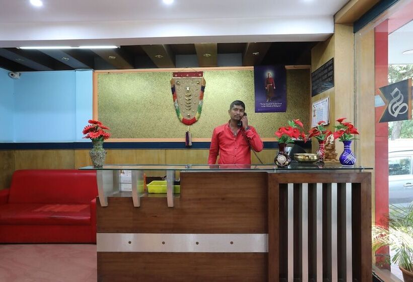 فندق Sanman Regency By Oyo Rooms