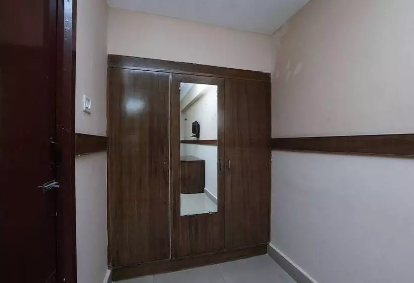 ホテル Sanman Regency By Oyo Rooms