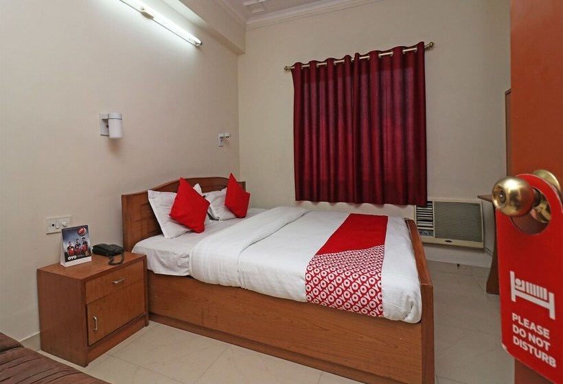 ホテル Shiva By Oyo Rooms