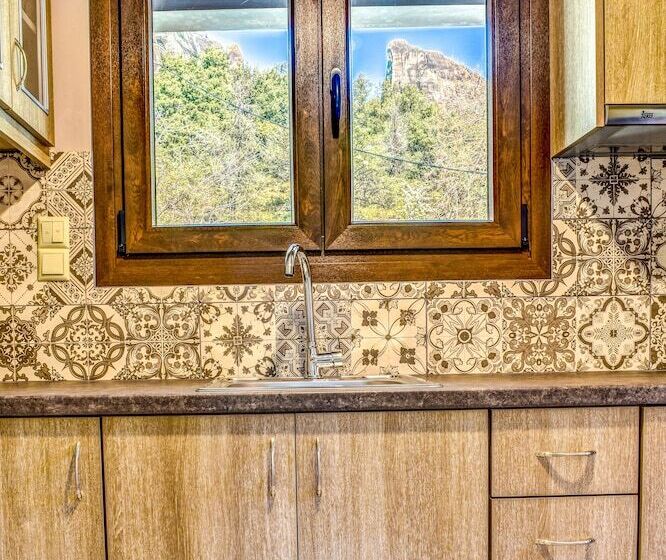 Пансион Elia Deluxe Accommodation