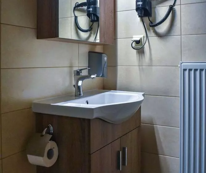 Majatalo Elia Deluxe Accommodation