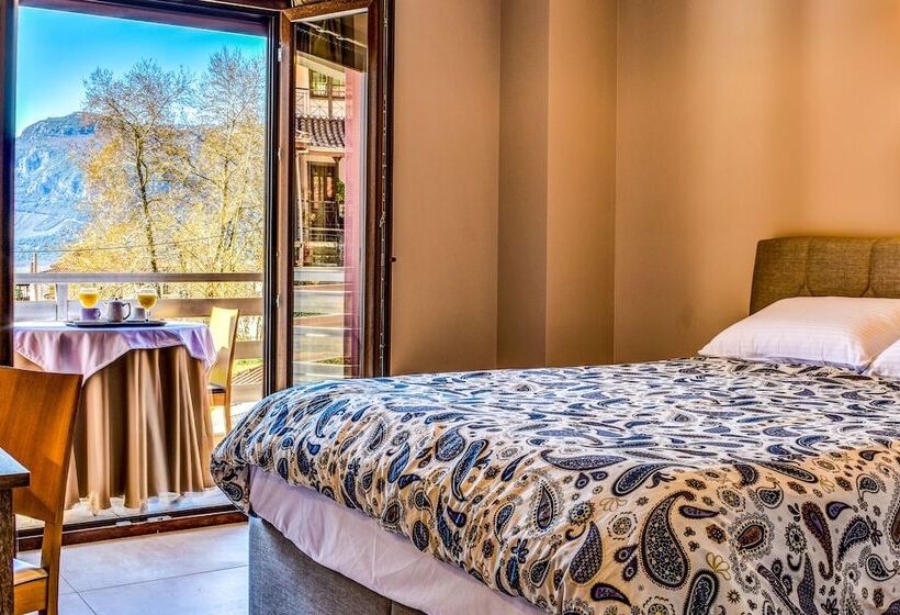 Пансион Elia Deluxe Accommodation