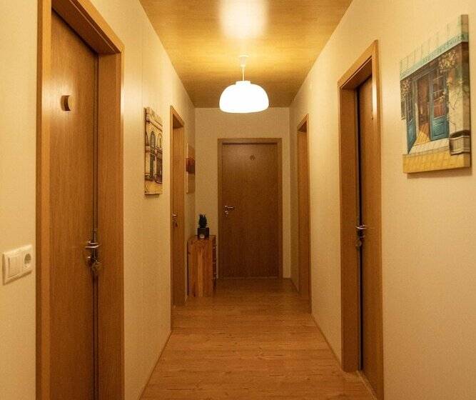 پانسیون Litlabjarg Guesthouse