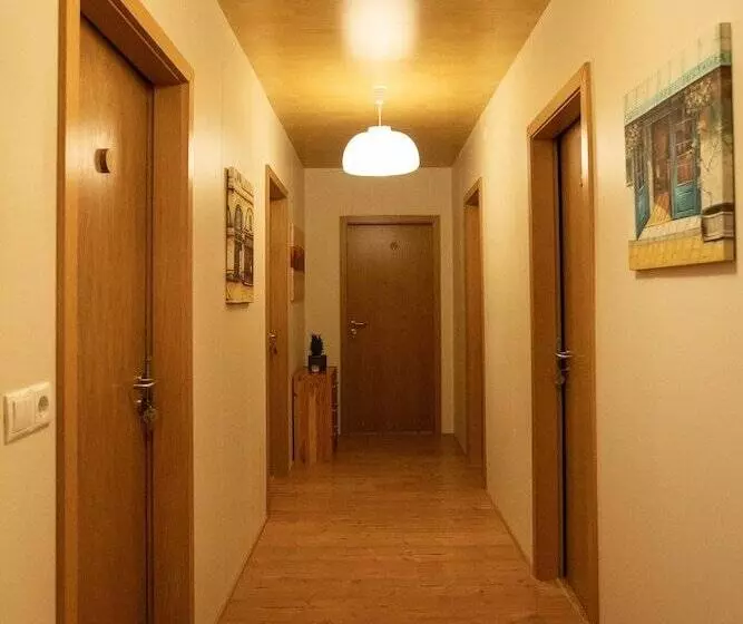 پانسیون Litlabjarg Guesthouse