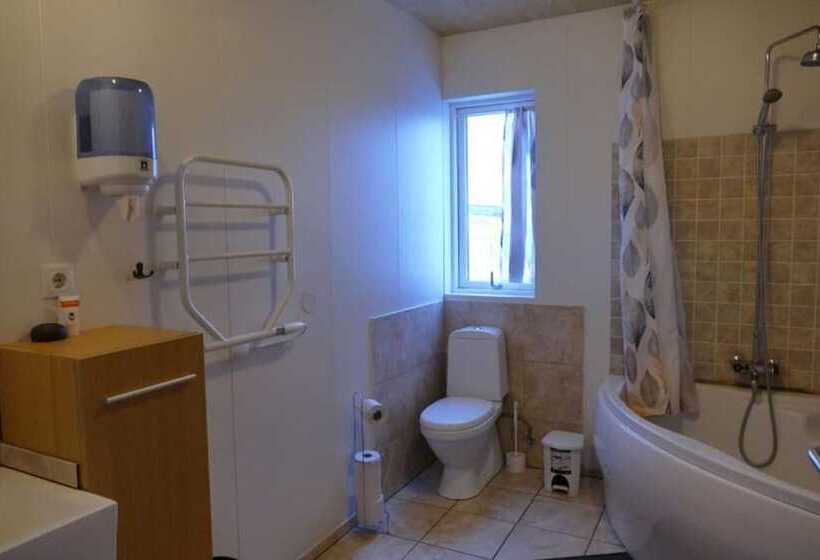 پانسیون Litlabjarg Guesthouse