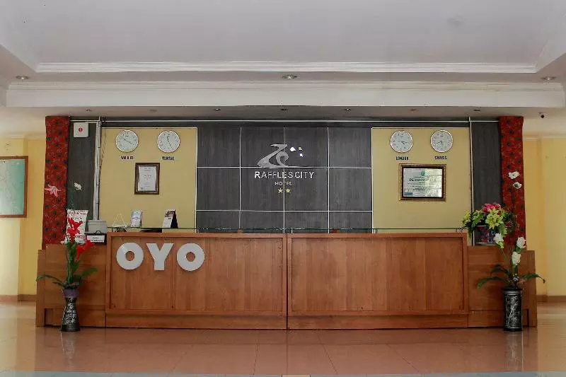 Raffles City Hotel By Oyo Rooms