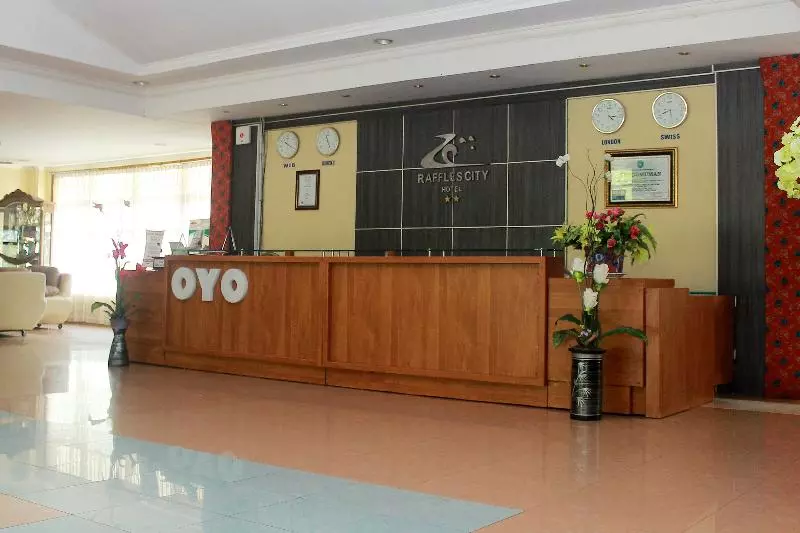 Raffles City Hotel By Oyo Rooms