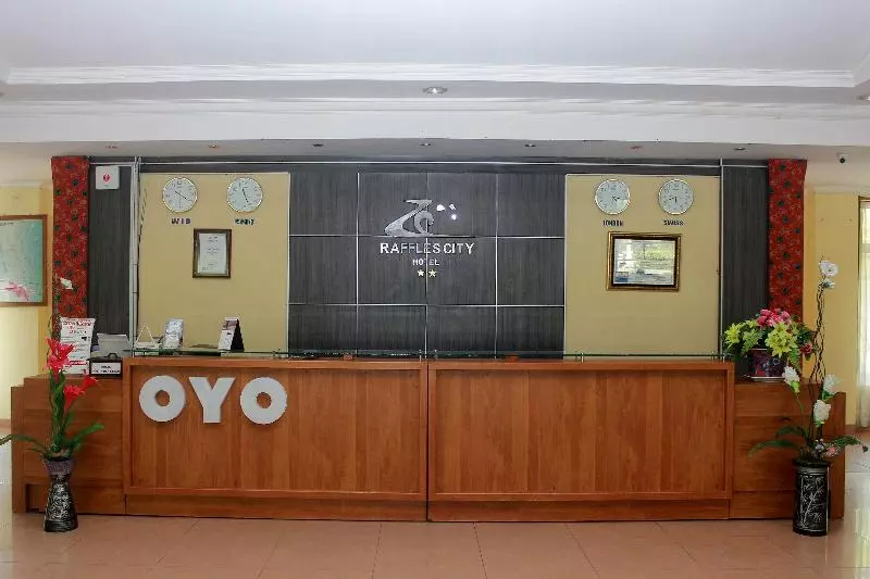 Raffles City Hotel By Oyo Rooms