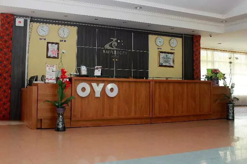 Raffles City Hotel By Oyo Rooms