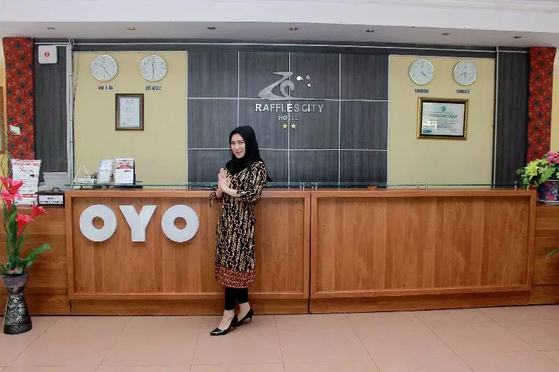 Raffles City Hotel By Oyo Rooms