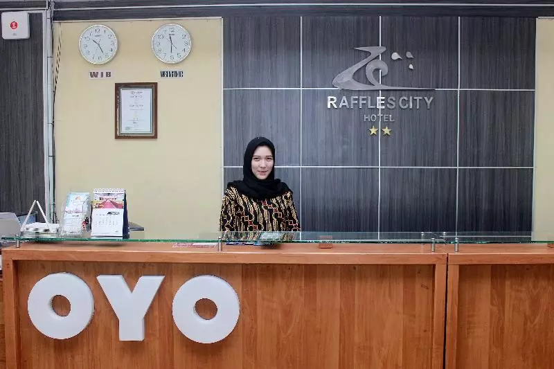 Raffles City Hotel By Oyo Rooms