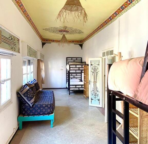 هاستل Kasbari House