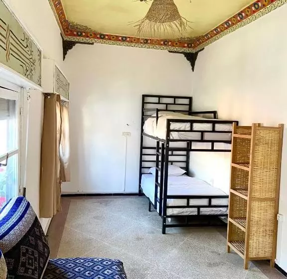 Retkeilymaja Kasbari House