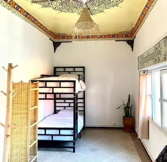 Retkeilymaja Kasbari House