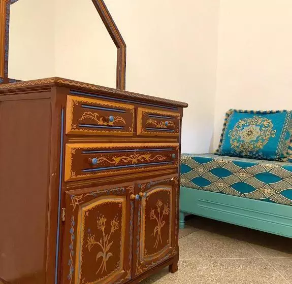 Retkeilymaja Kasbari House