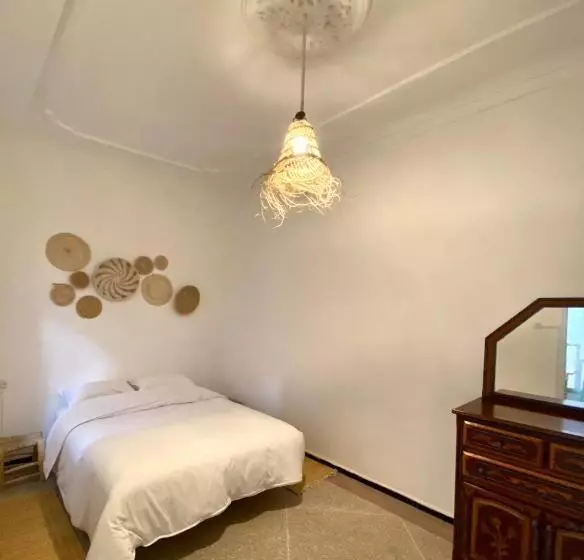 Retkeilymaja Kasbari House