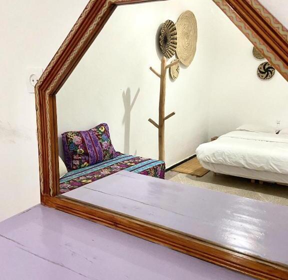 هاستل Kasbari House