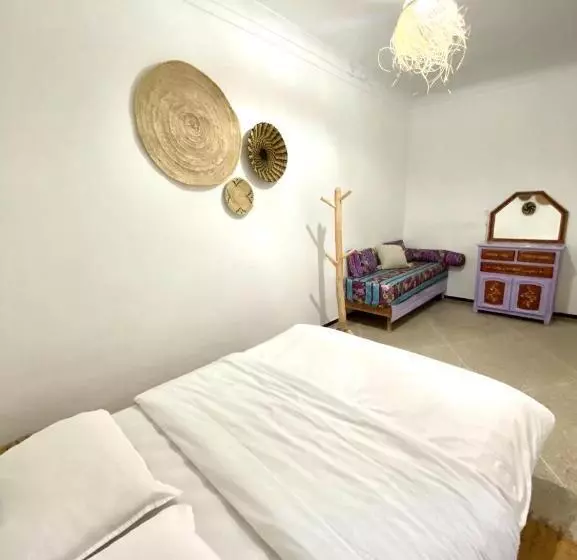 Retkeilymaja Kasbari House