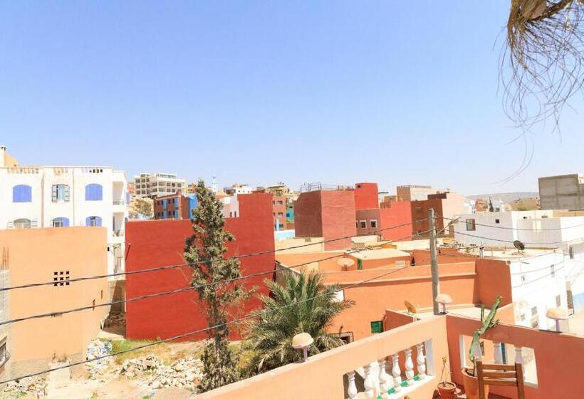 هاستل Kasbari House