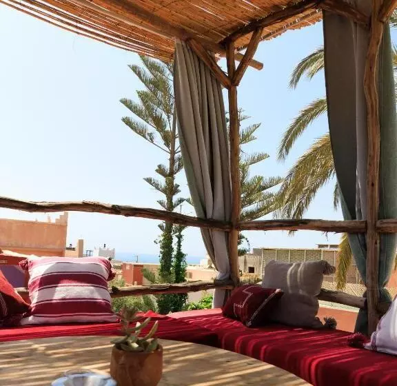 Retkeilymaja Kasbari House