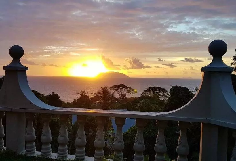 تختخواب و صبحانه Calm Sorento
